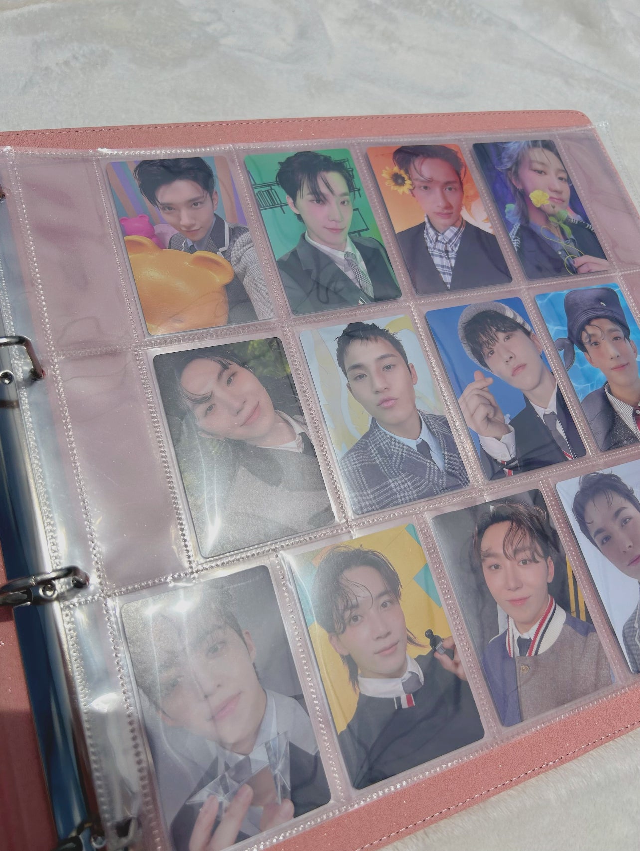 Macaroon A4 Extra Wide Extended Binder| Kpop Binders includes 13 Slot PC pages